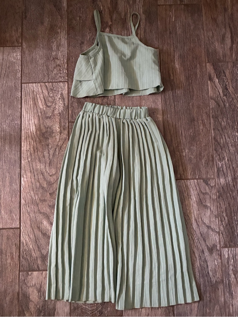 Two-Piece Set Bundle Size 5 - Picture 2 of 14